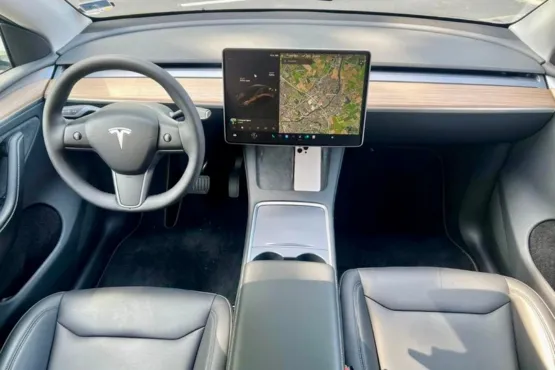 taxi a lille interieur tesla tout confort